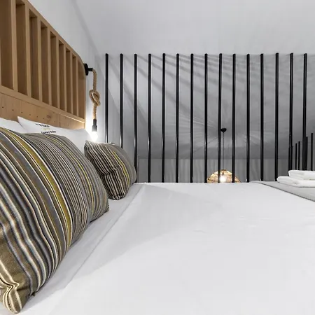 アパートホテル The 8 Keys スカラ・ポタミアス