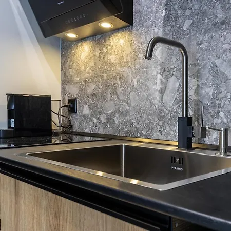 アパートホテル The 8 Keys