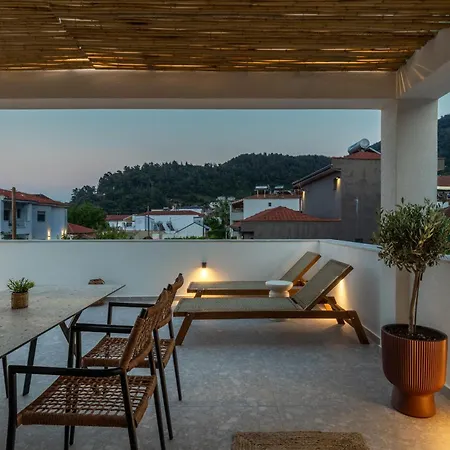 アパートホテル The 8 Keys 4*