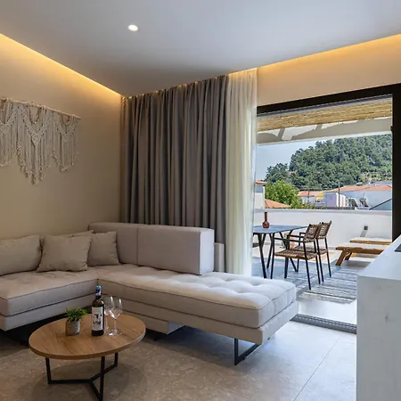 The 8 Keys 4* スカラ・ポタミアス