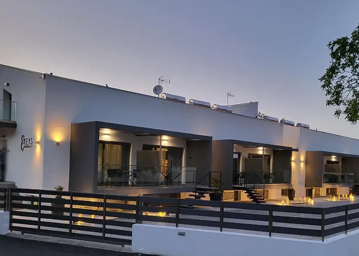 Apartahotel The 8 Keys