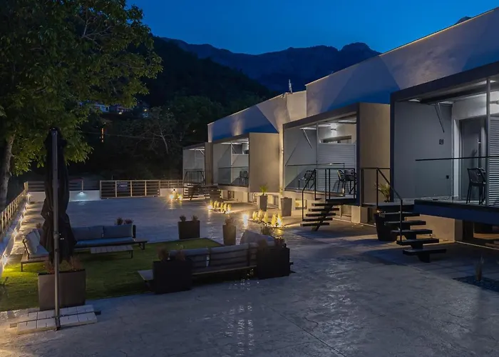 Apartahotel The 8 Keys 4*