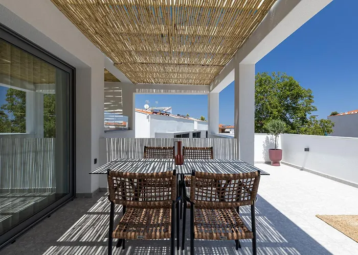 Apartahotel The 8 Keys 4*