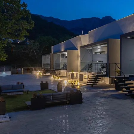 Hotel de apartamente The 8 Keys 4*